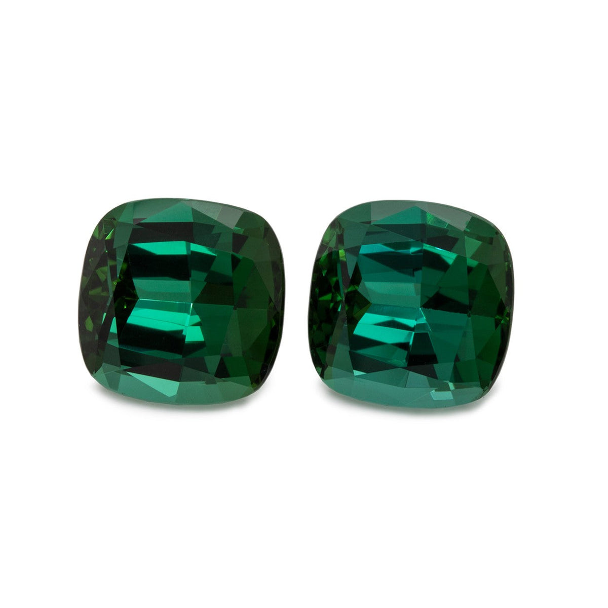 Turmalin Paar - grün, antik, 13x13 mm, 21,07 ct, Nr. TR22001