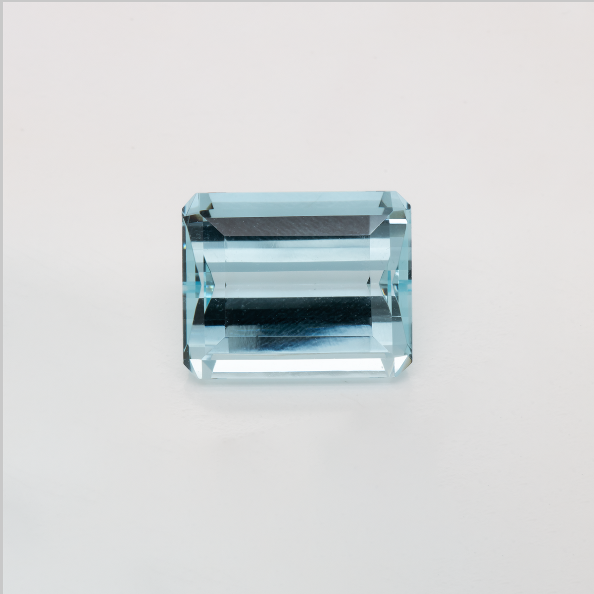 Aquamarine - AA, octagon, 11x9 mm, 4.38 ct, No. A99031