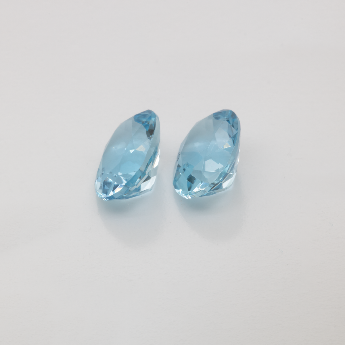 Aquamarine Pair - AA, oval, 8x6 mm, 2.14 - 2.35 ct, No. A99036