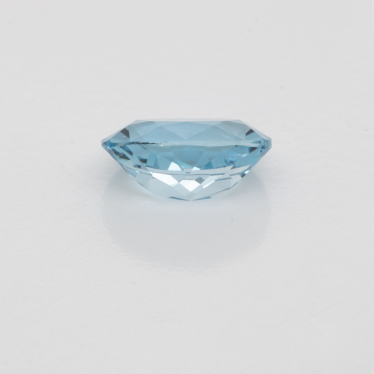Aquamarine - AAA, oval, 7x5 mm, 0.60 - 0.66 ct, No. A99051