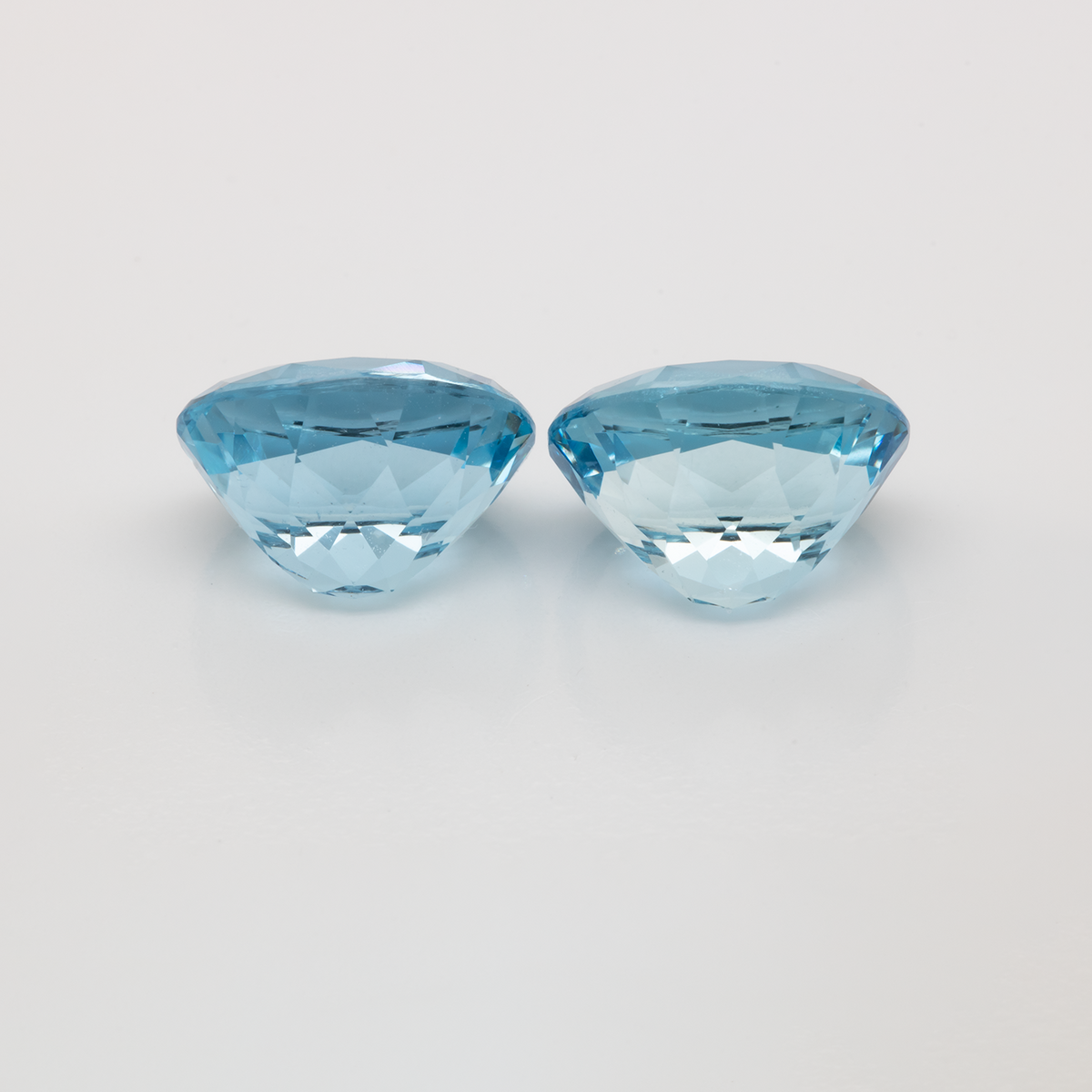 Aquamarin Paar - AAA, oval, 11.5x9.5 mm, 8.70 ct, Nr. A99056