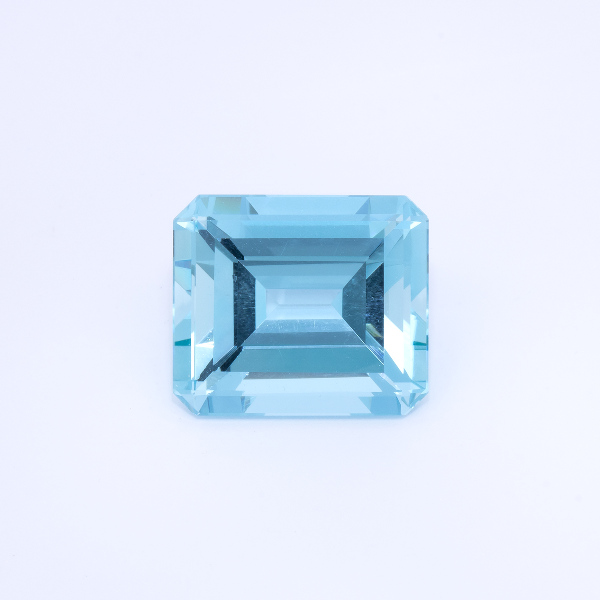 Aquamarine - AAA, octagon, 14x12 mm, 8.59 ct, No. A99075