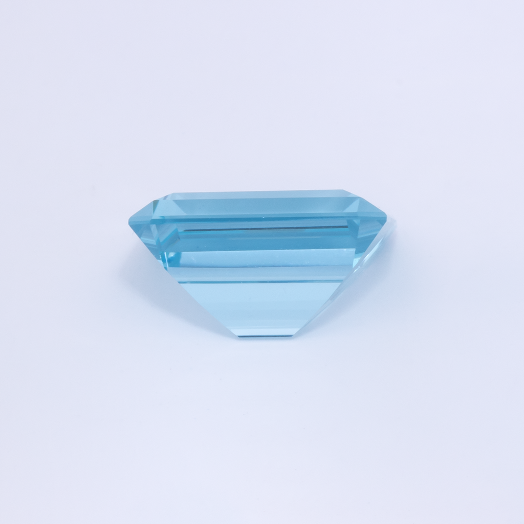 Aquamarine - AAA, octagon, 14x12 mm, 8.59 ct, No. A99075