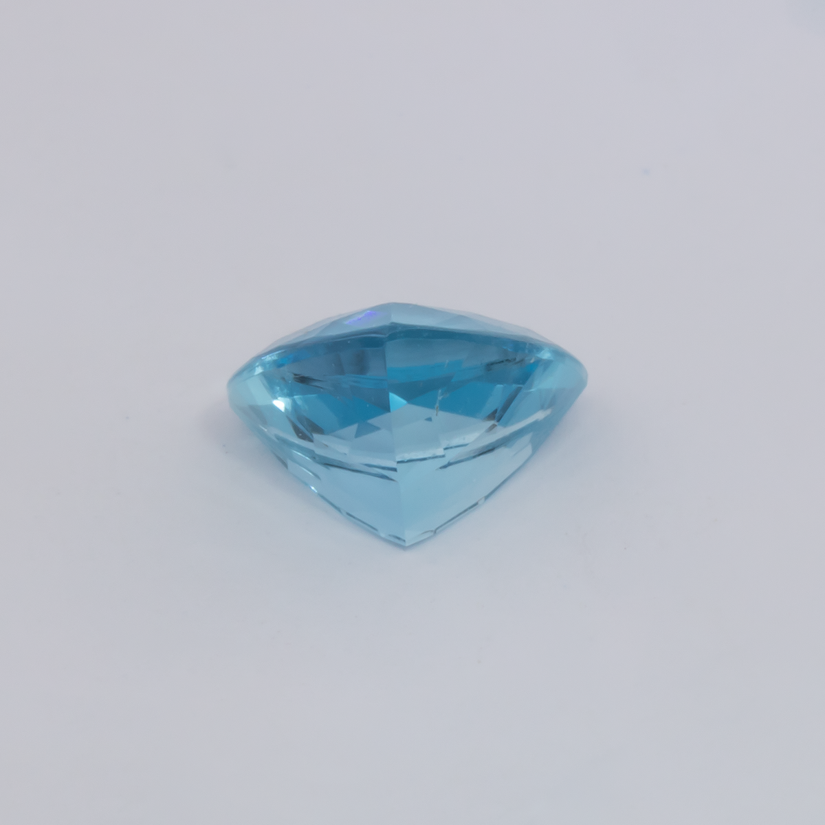 Aquamarin AAA - blau, trillion, 8.7x8.6 mm, 1.88 ct, Nr. A99080