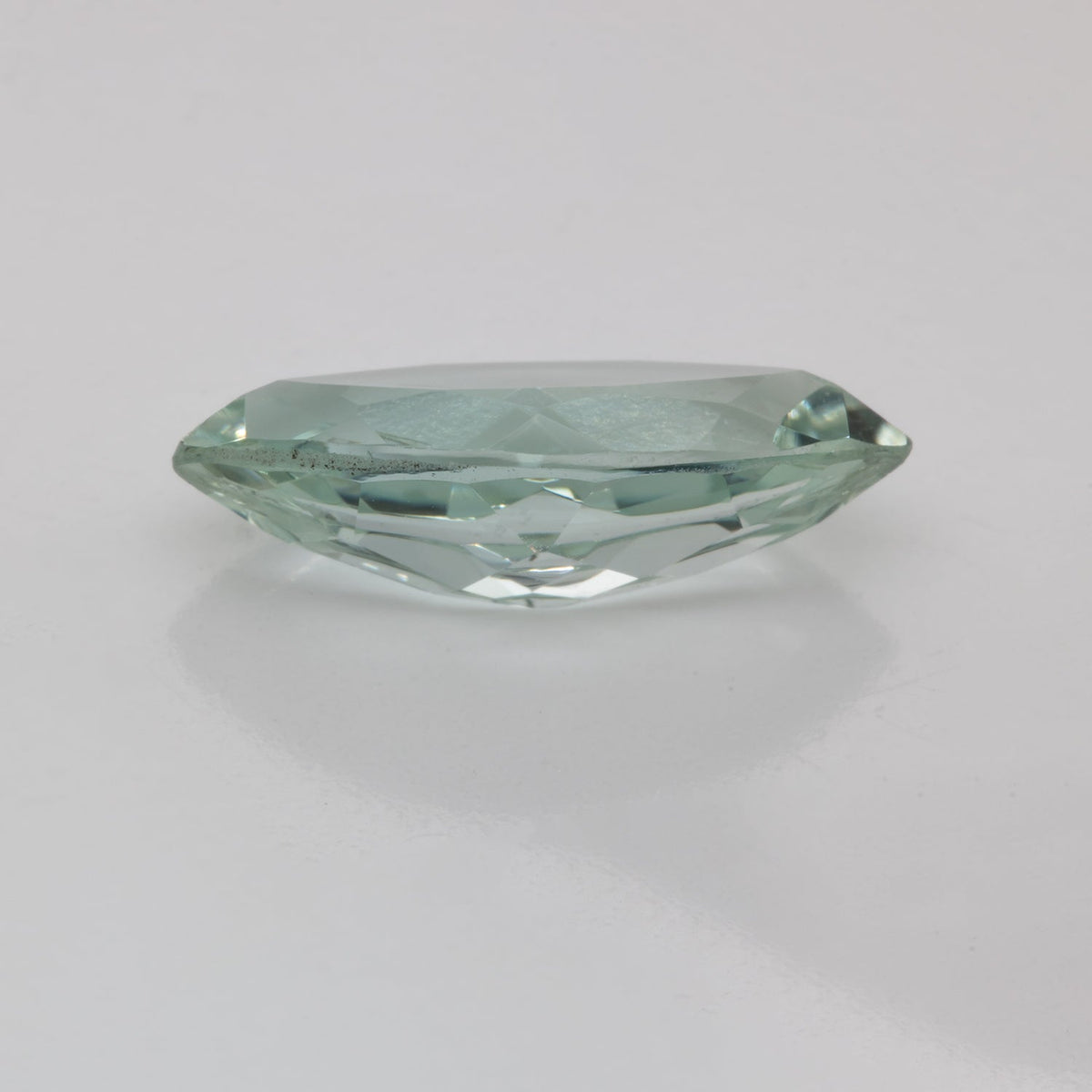 Beryl - green, marquise, 14x7 mm, 2.25 ct, No. BY90029