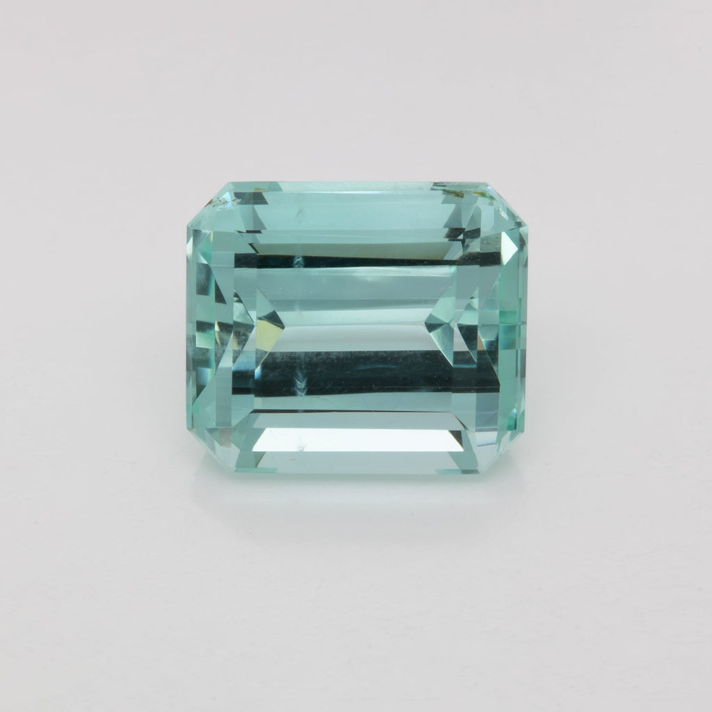 Beryl - green, octagon, 10.2x8.7 mm, 4.03 ct, No. BY90030