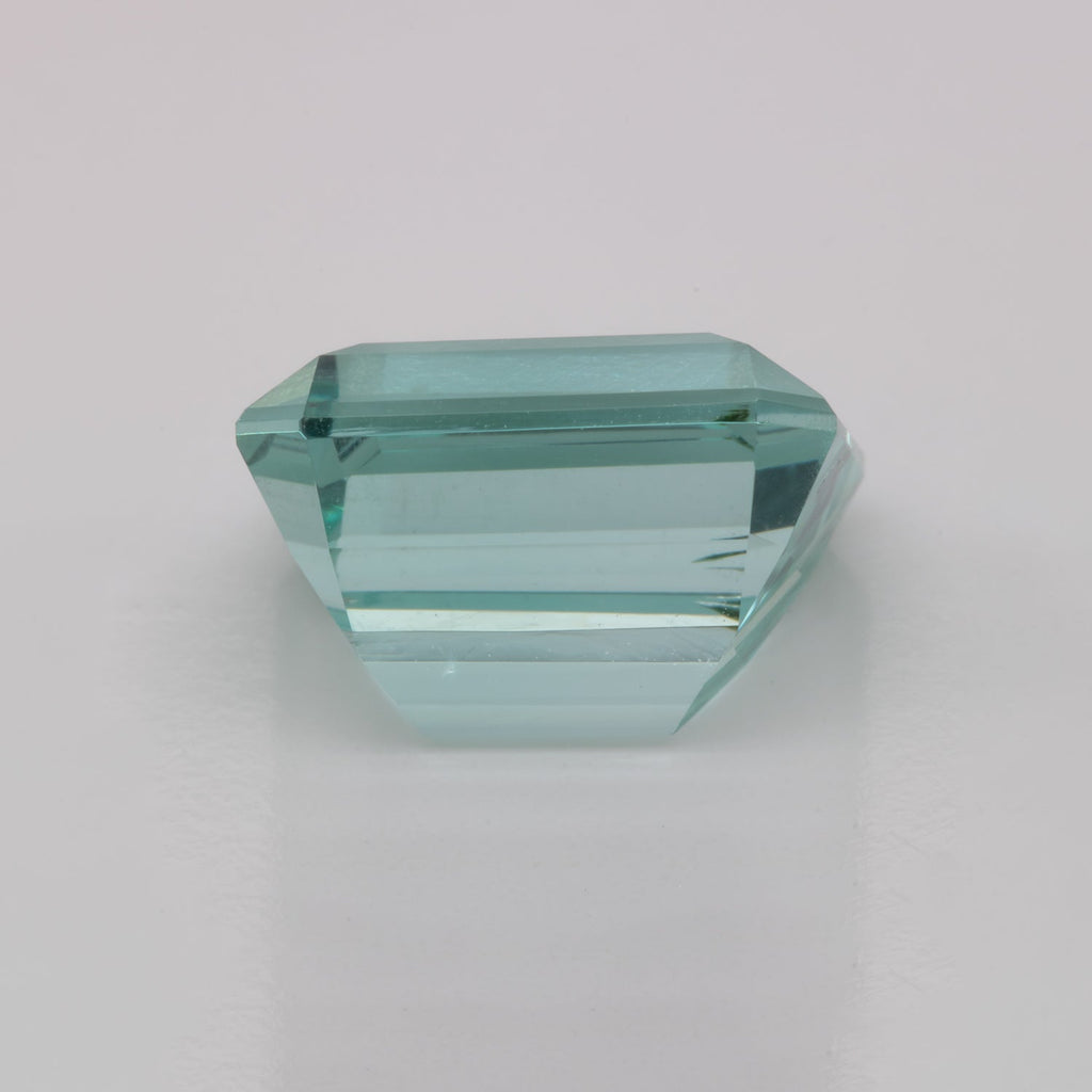 Beryl - green, octagon, 10.2x8.7 mm, 4.03 ct, No. BY90030