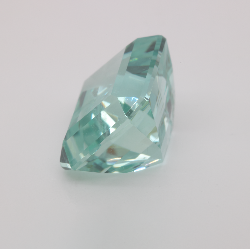 Beryl - green, octagon, 10.2x8.7 mm, 4.03 ct, No. BY90030