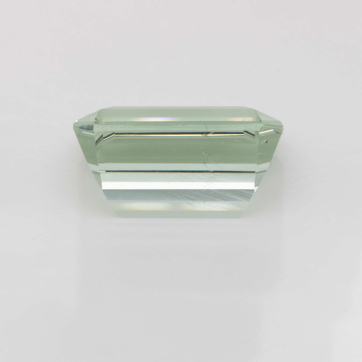 Beryl - green, octagon, 12x9.5 mm, 4.97 ct, No. BY90031