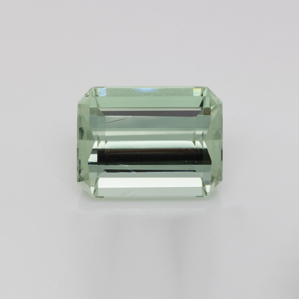 Beryl - green, octagon, 12x9.5 mm, 4.97 ct, No. BY90031