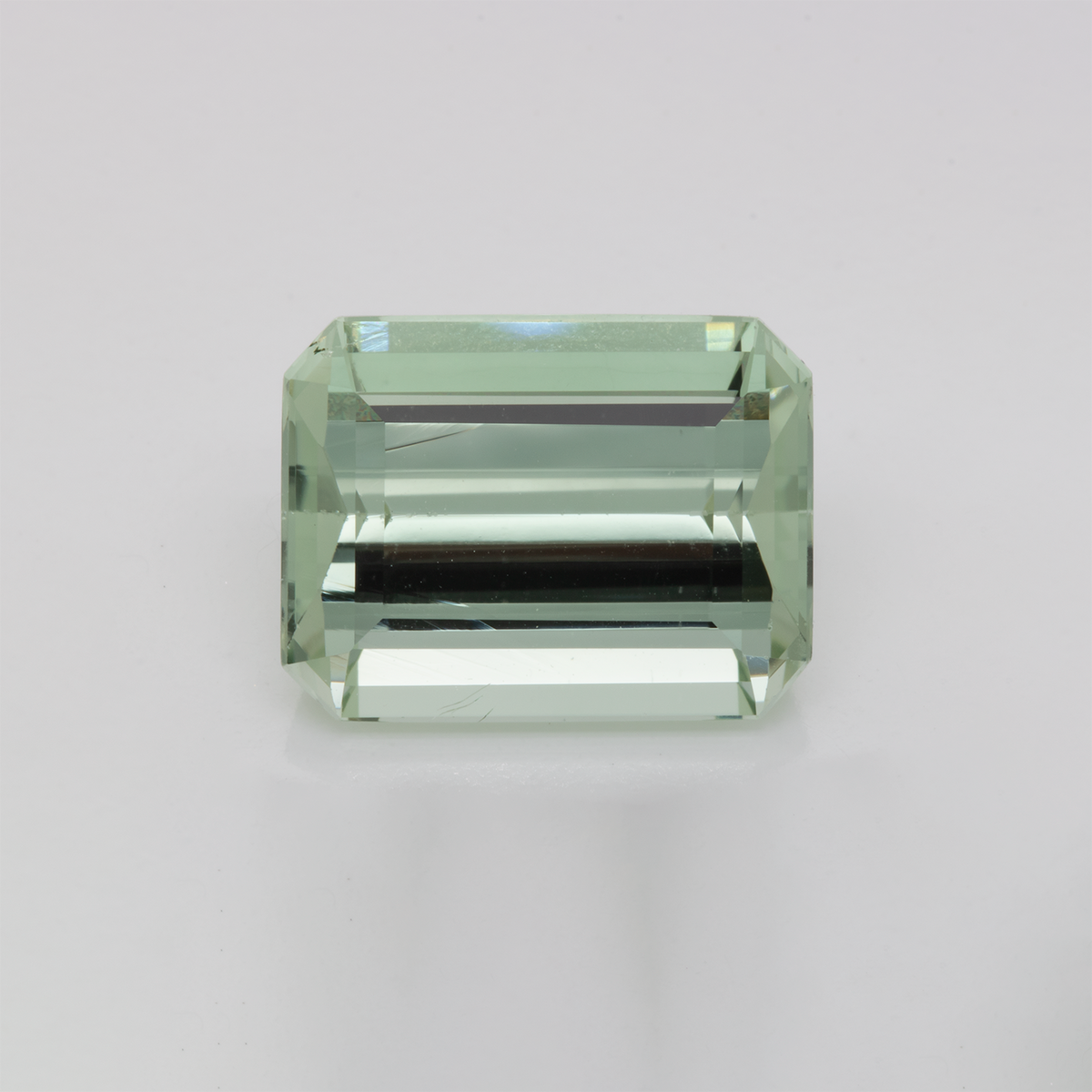 Beryl - green, octagon, 12x9.5 mm, 4.97 ct, No. BY90031