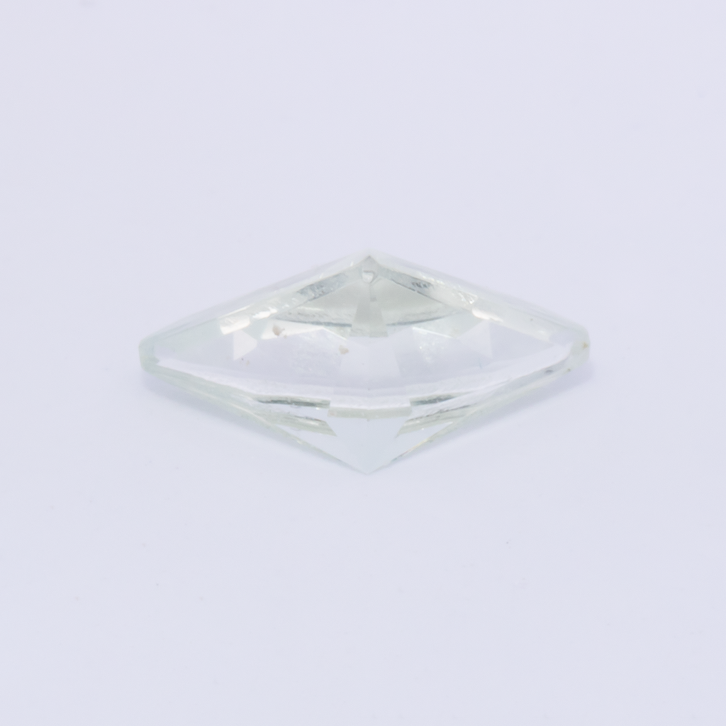 Beryl - green, fancy, 7.1x4.3 mm, 0.36 ct, No. BY90044