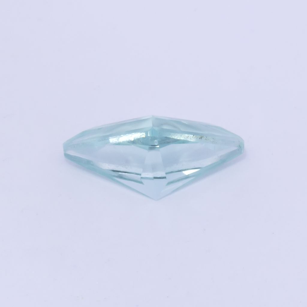 Beryl - green, fancy, 7.2x4.4 mm, 0.34 - 0.39 ct, No. BY90045