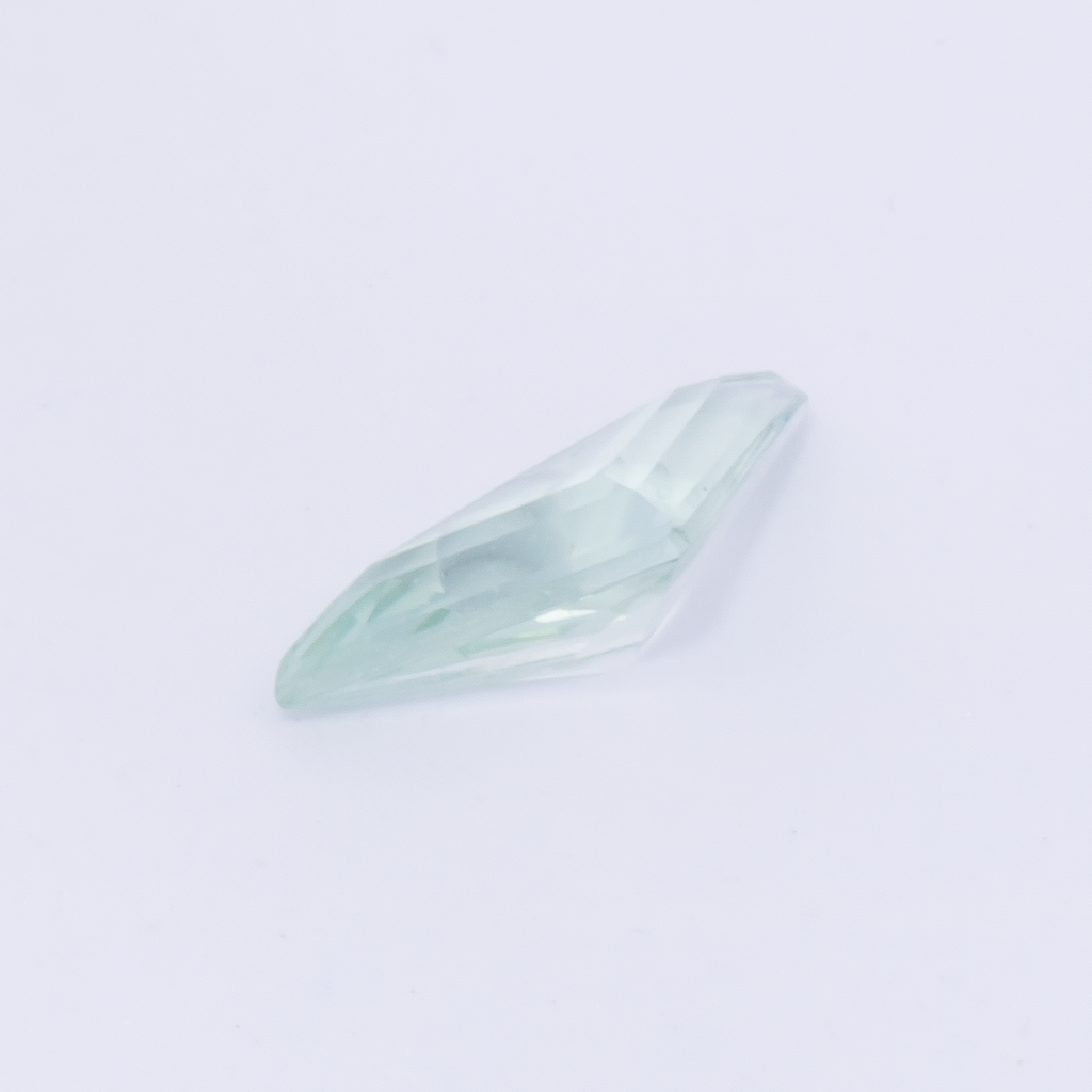 Beryl - green, fancy, 7.2x4.3 mm, 0.28 ct, No. BY90046
