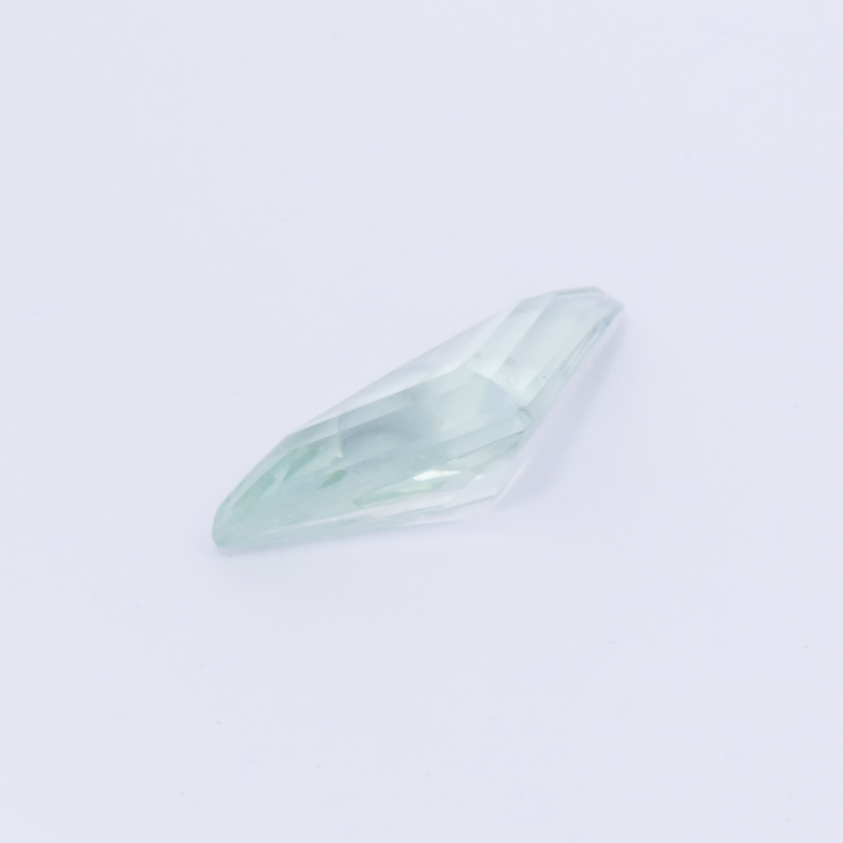 Beryl - green, fancy, 7.2x4.3 mm, 0.28 ct, No. BY90046