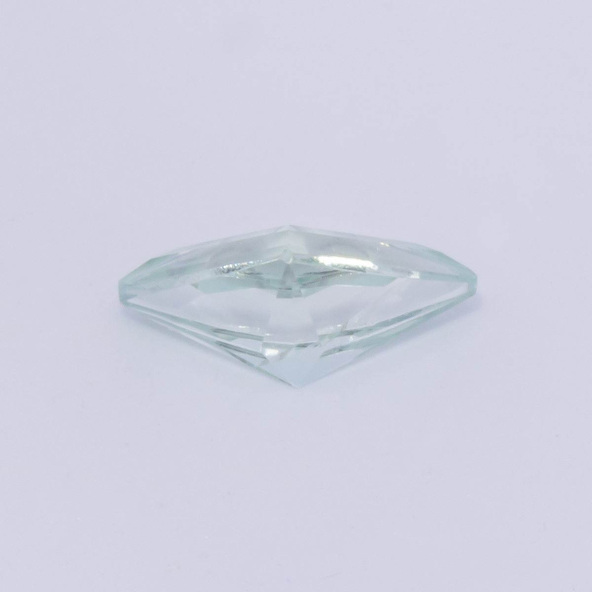Beryl - green, fancy, 7.1x4.4 mm, 0.35 ct, No. BY90047