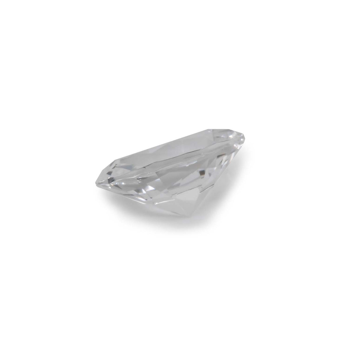 Beryl - white, oval, 6.9x5.1 mm, 0.62 ct, No. BY90067