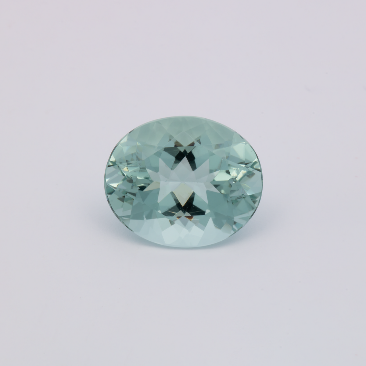 Beryl - green, oval, 11.9x9.9 mm, 3.91 ct, No. BY90083