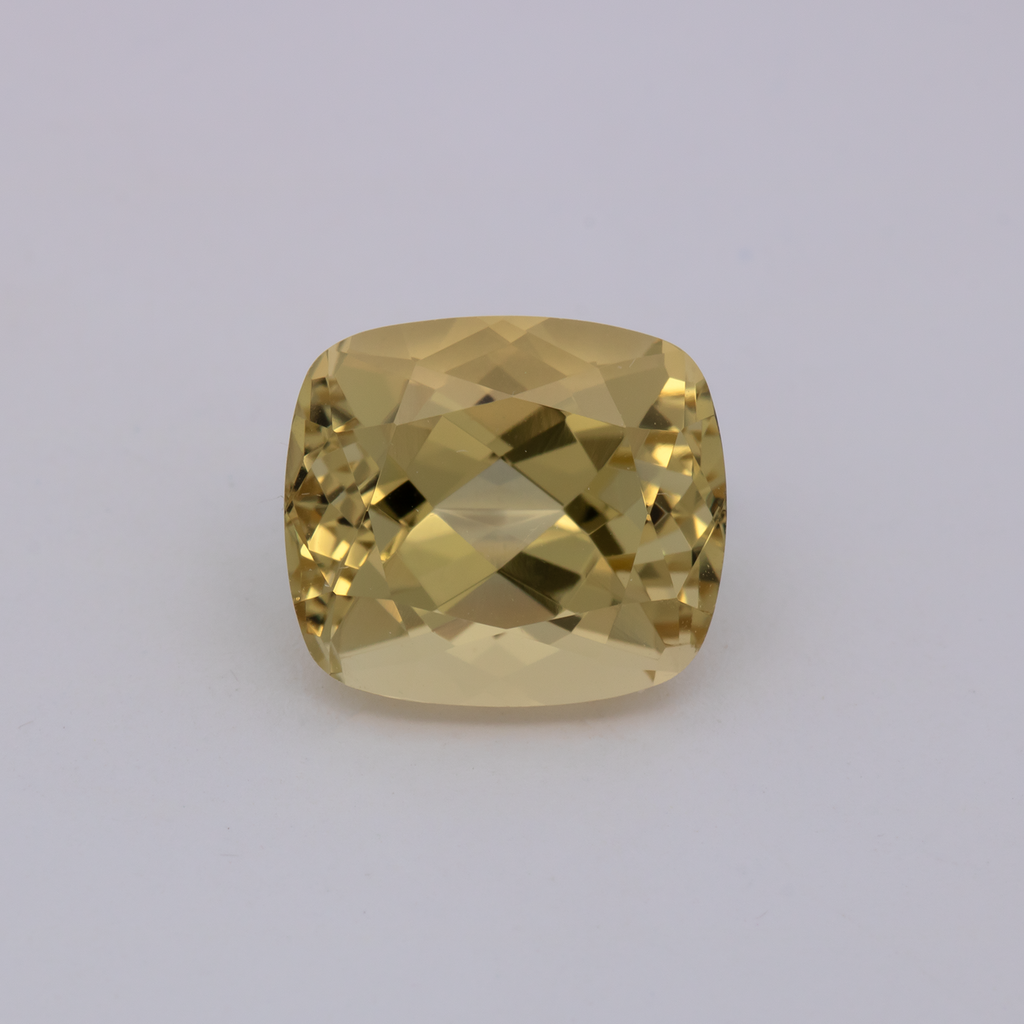 Beryl - yellow, cushion, 10x8.8 mm, 3.85 ct, No. BY90095