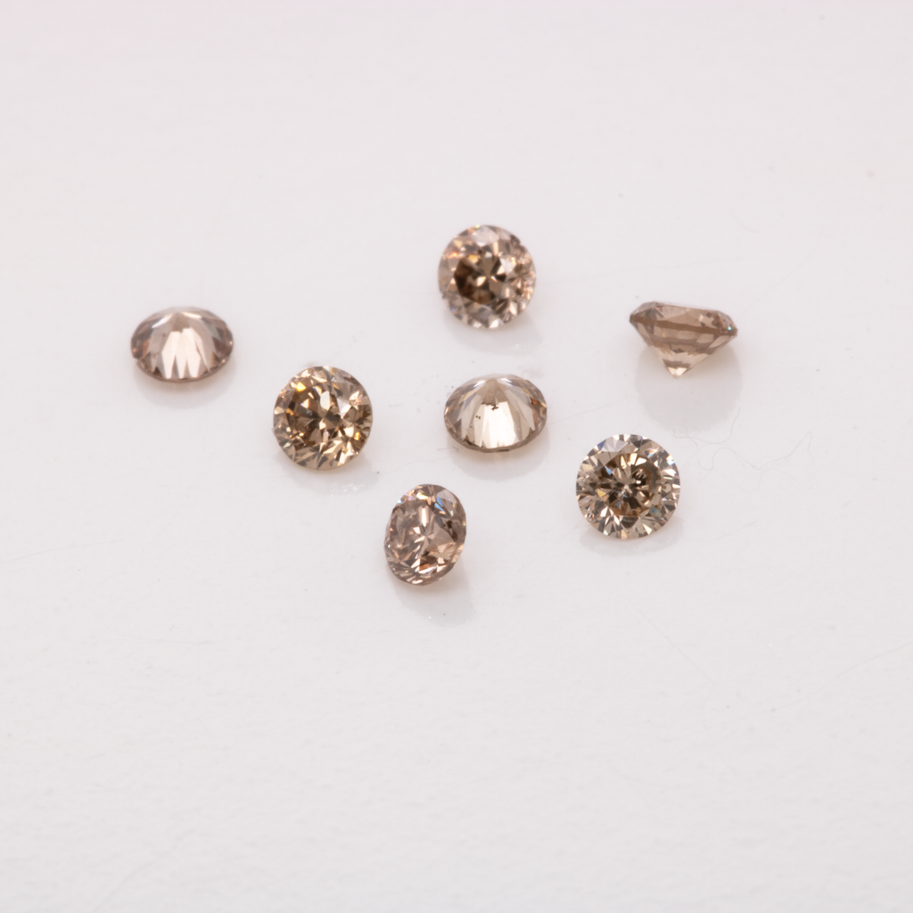 Diamond - brown, round, 1.7x1.7 mm, 0.02 ct, No. D11045