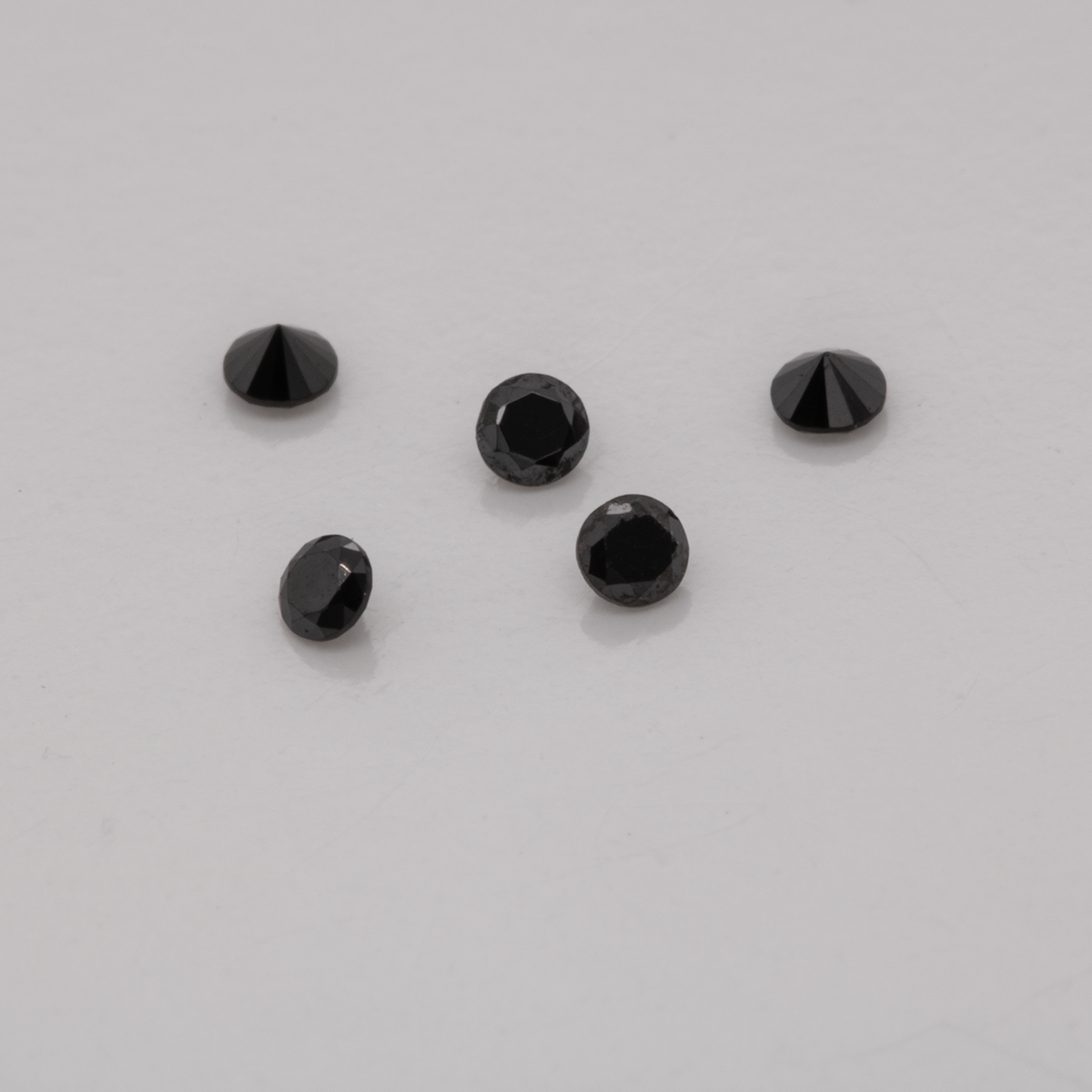 Diamant - schwarz, nicht transparent, rund, 1,3mm, ca. 0,01 ct, Nr. D11057