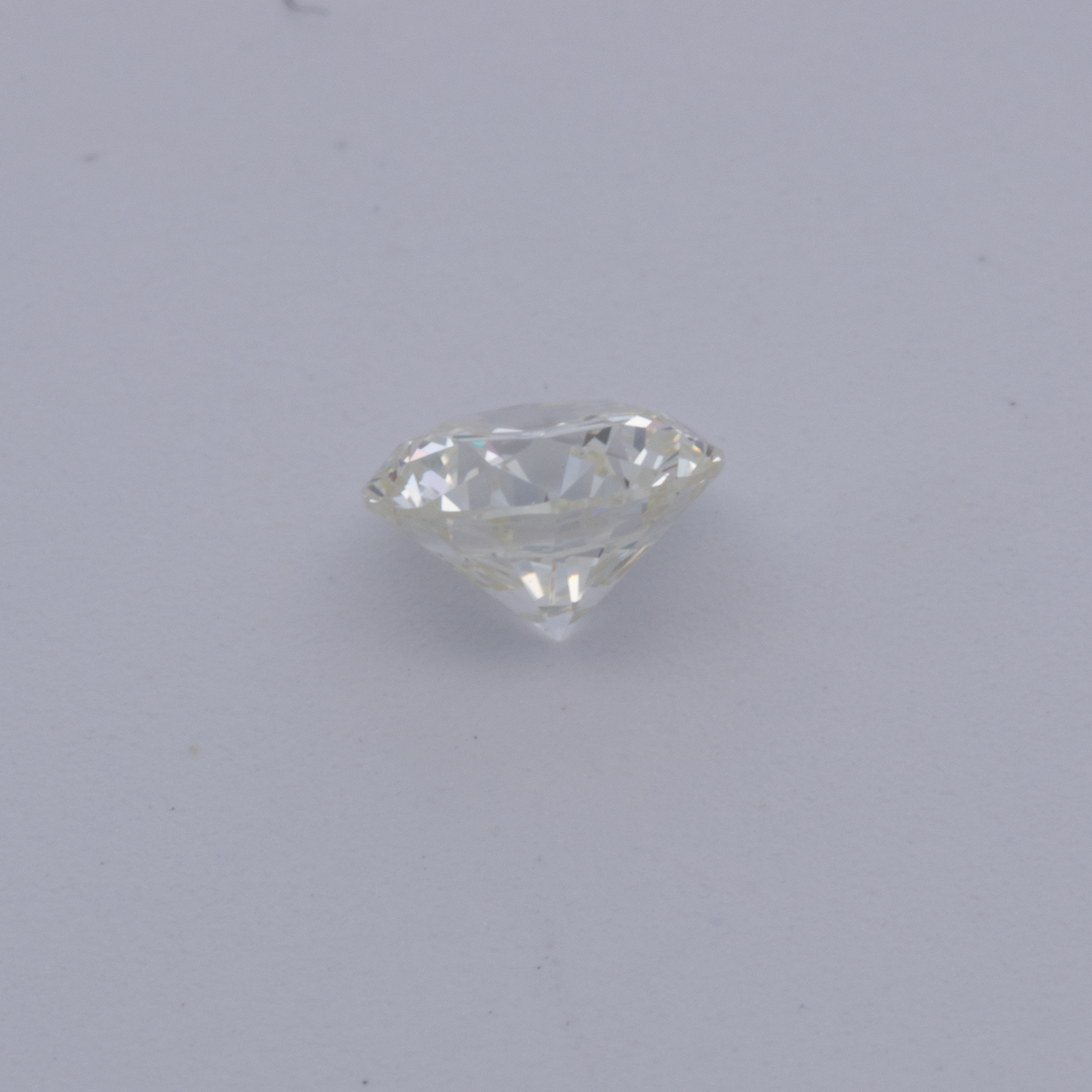 Diamant - leicht getönt weiß, rund, 4x4 mm, 0.26 ct, Nr. D11089