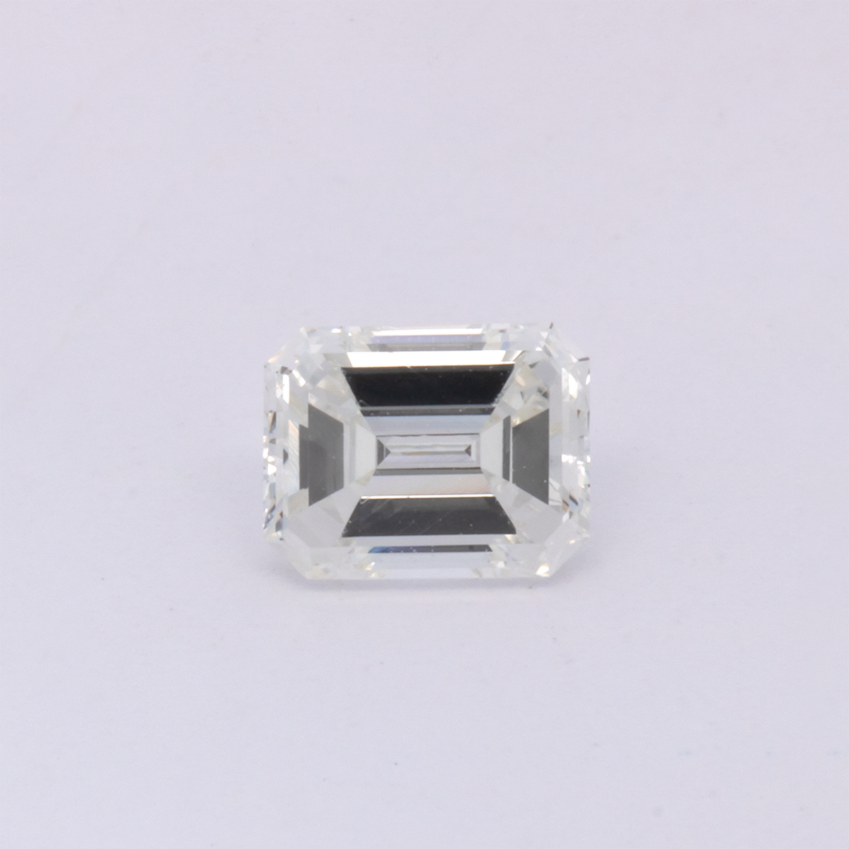 Diamond - white, octagon, 5.4x4.3 mm, 0.53 ct, No. DT1009