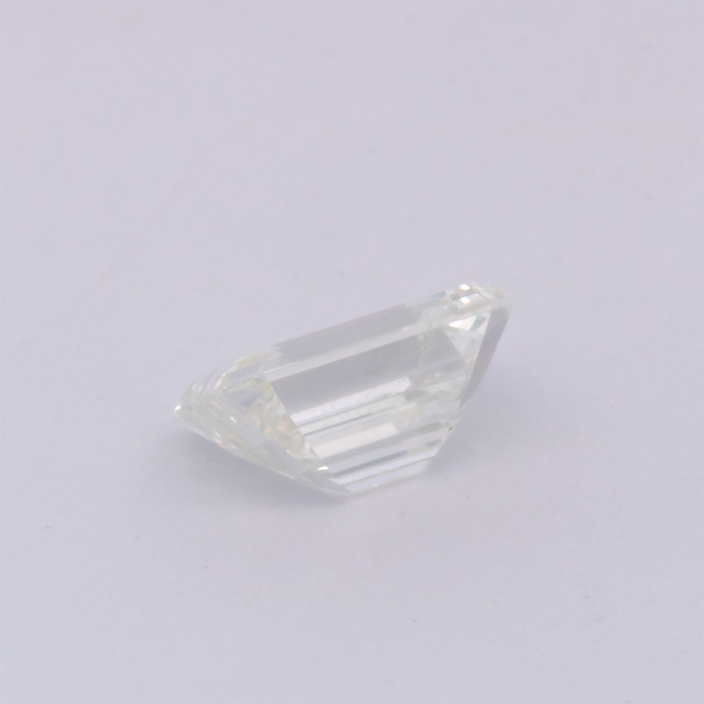 Diamond - white, octagon, 5.4x4.3 mm, 0.53 ct, No. DT1009