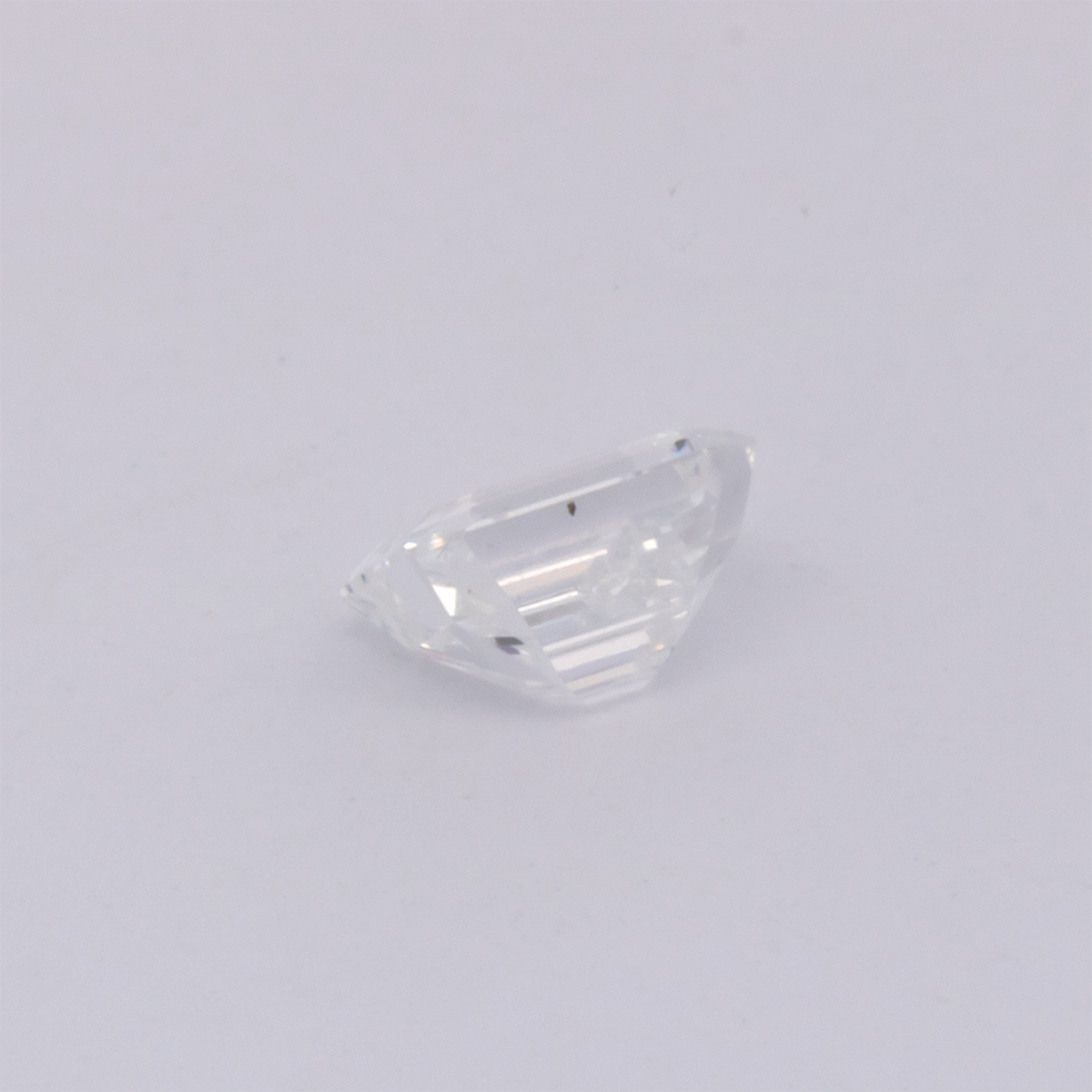 Diamond - fine white, octagon, 4.1x4.3 mm, 0.30 ct, No. DT1012