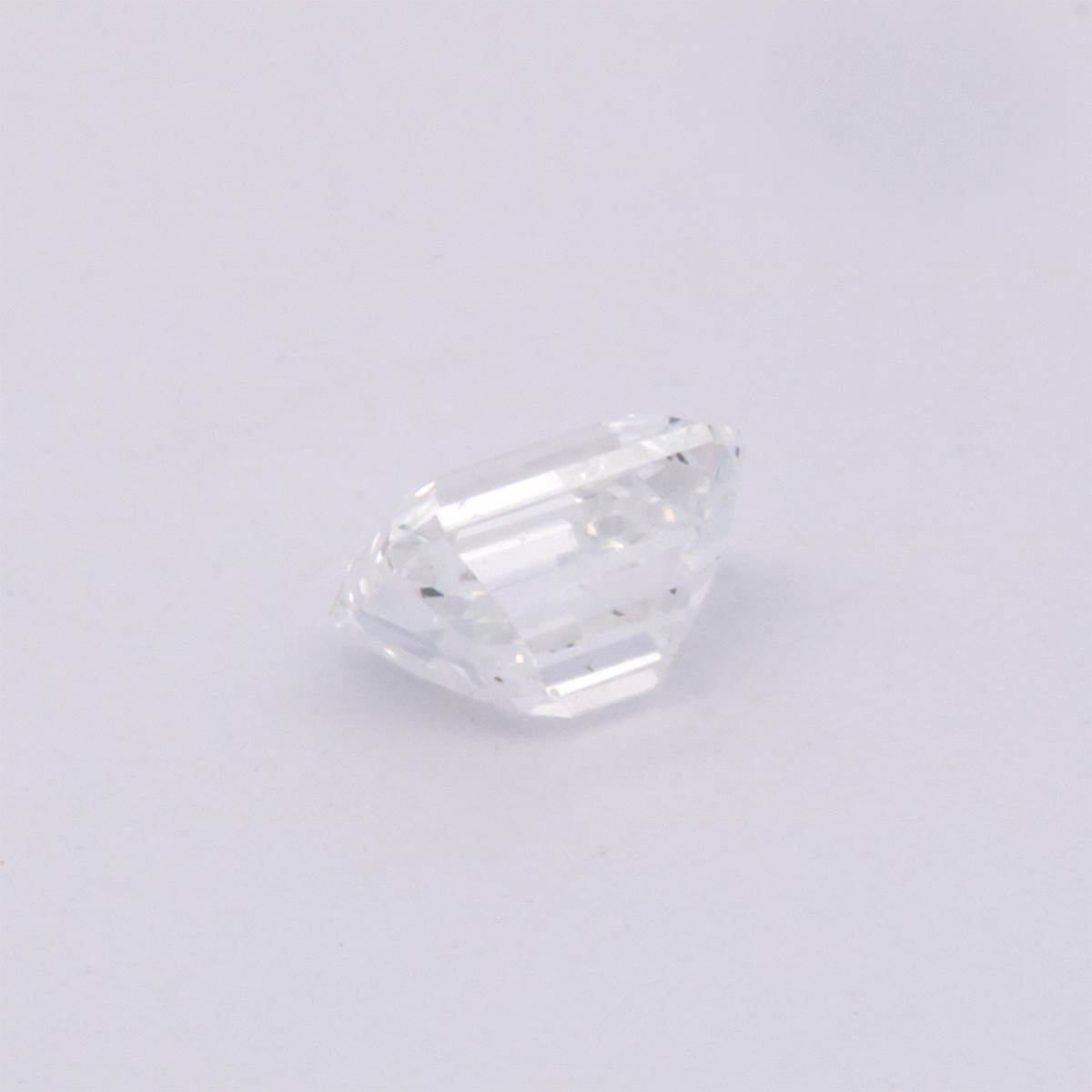 Diamond - fine white, octagon, 4.1x3.2 mm, 0.33 ct, No. DT1013