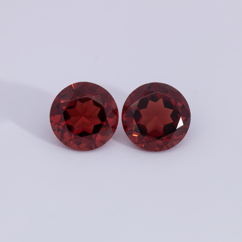 Garnet Pair - red, round, 6x6 mm, 1.95 - 2.14 ct, No. GR32005