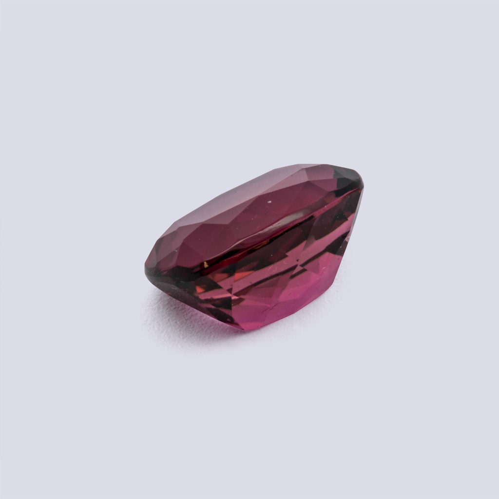 Tourmaline - red, cushion, 8.7x7 mm, 2.13 ct, No. TR991172