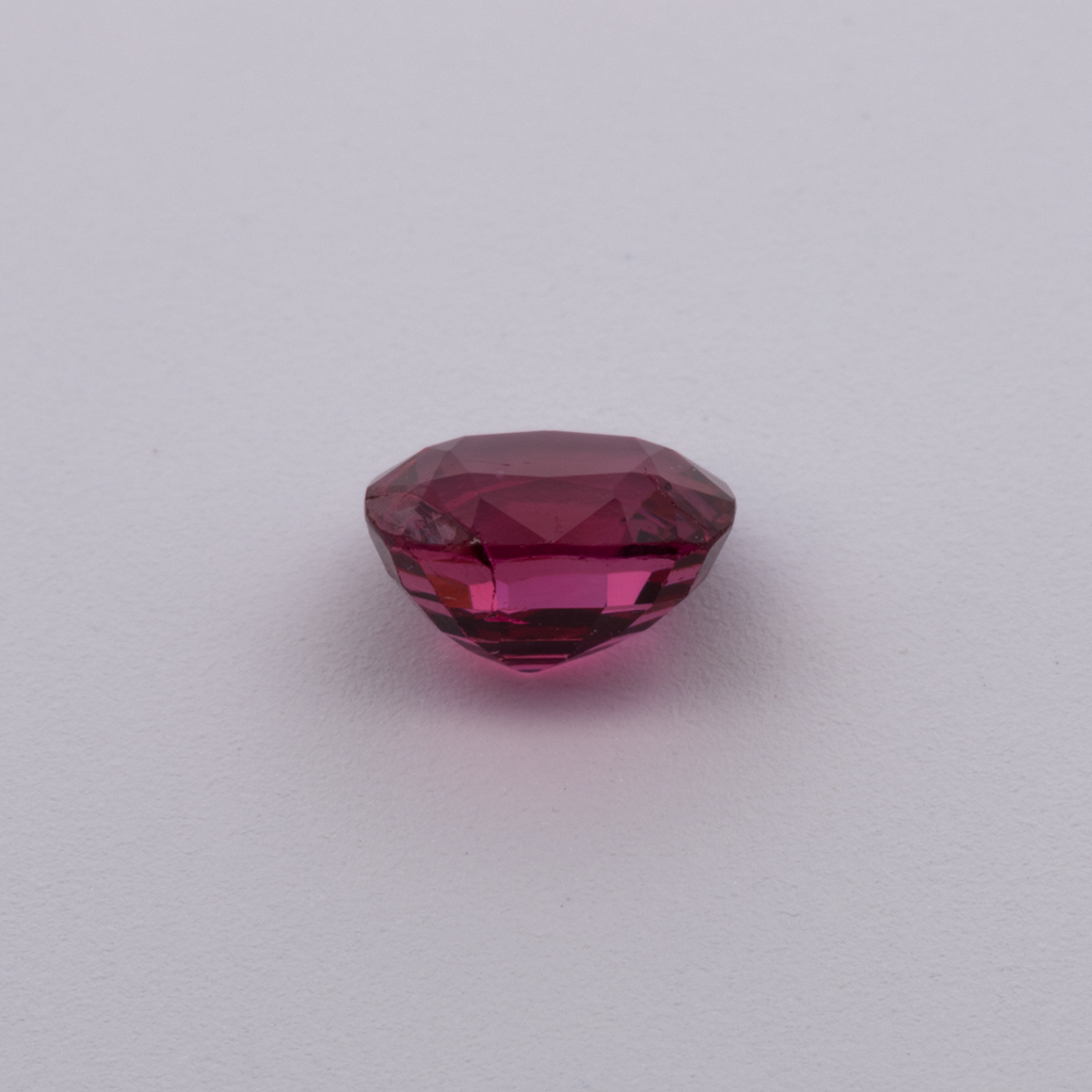 Spinel - red, cushion, 6.1x5.4 mm, 1.03 ct, No. SP90127