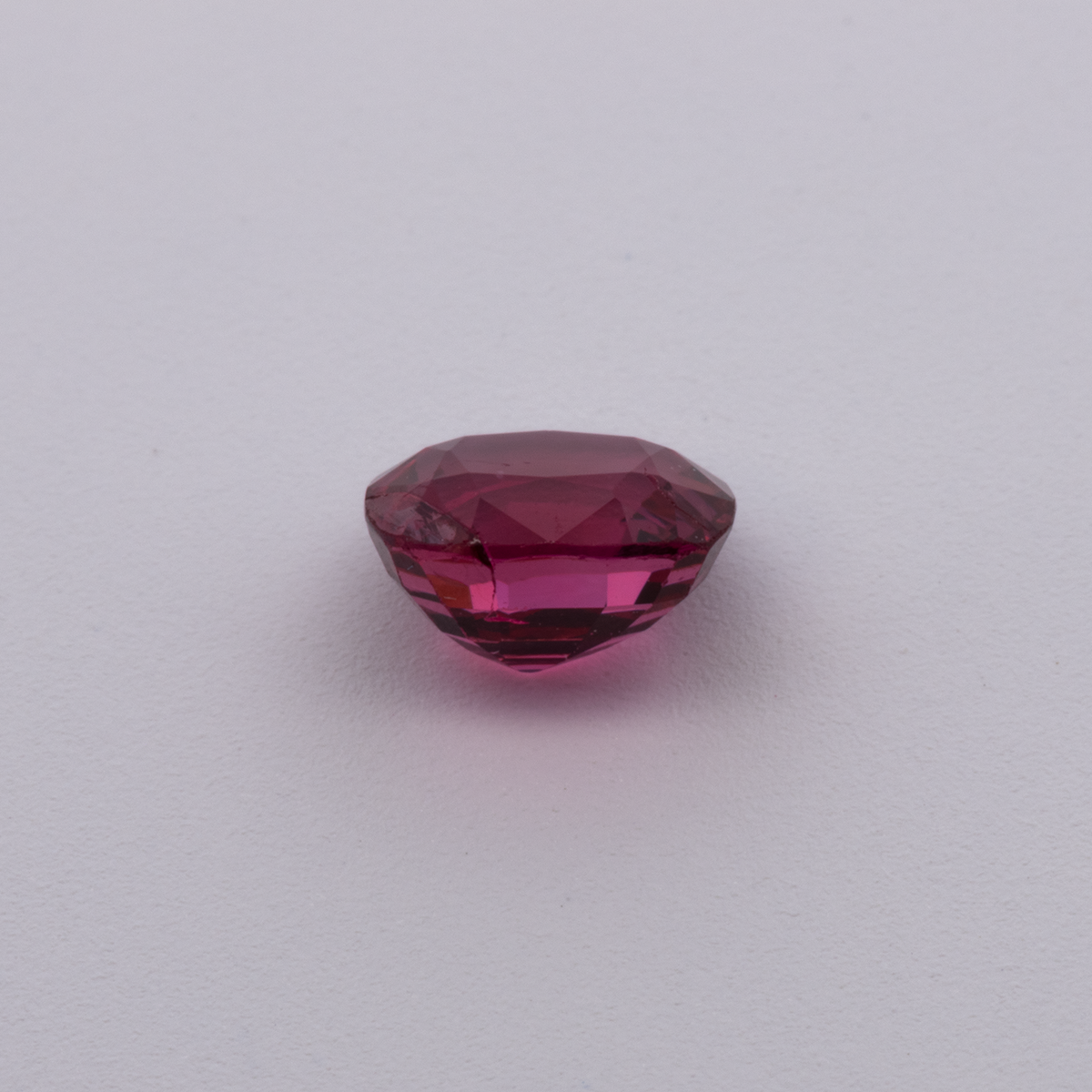 Spinel - red, cushion, 6.1x5.4 mm, 1.03 ct, No. SP90127