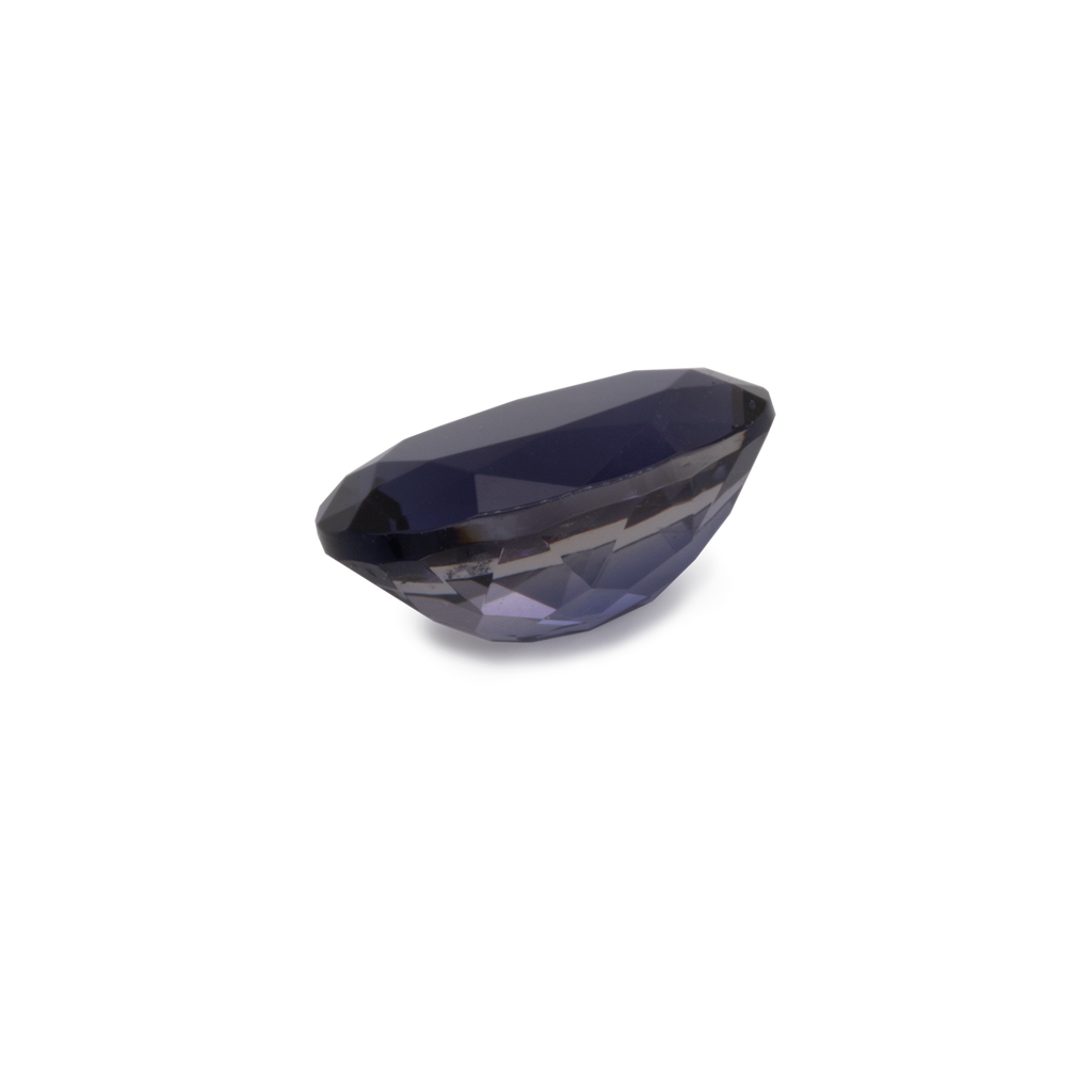 Iolite - blue & purple, oval, 7x5 mm, 0.60-0.70 ct, No. IOL70001