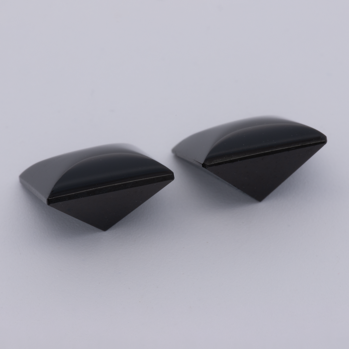 Onyx Paar - schwarz, rechteck, 8x8 mm, 4.61 ct, Nr. OX10001