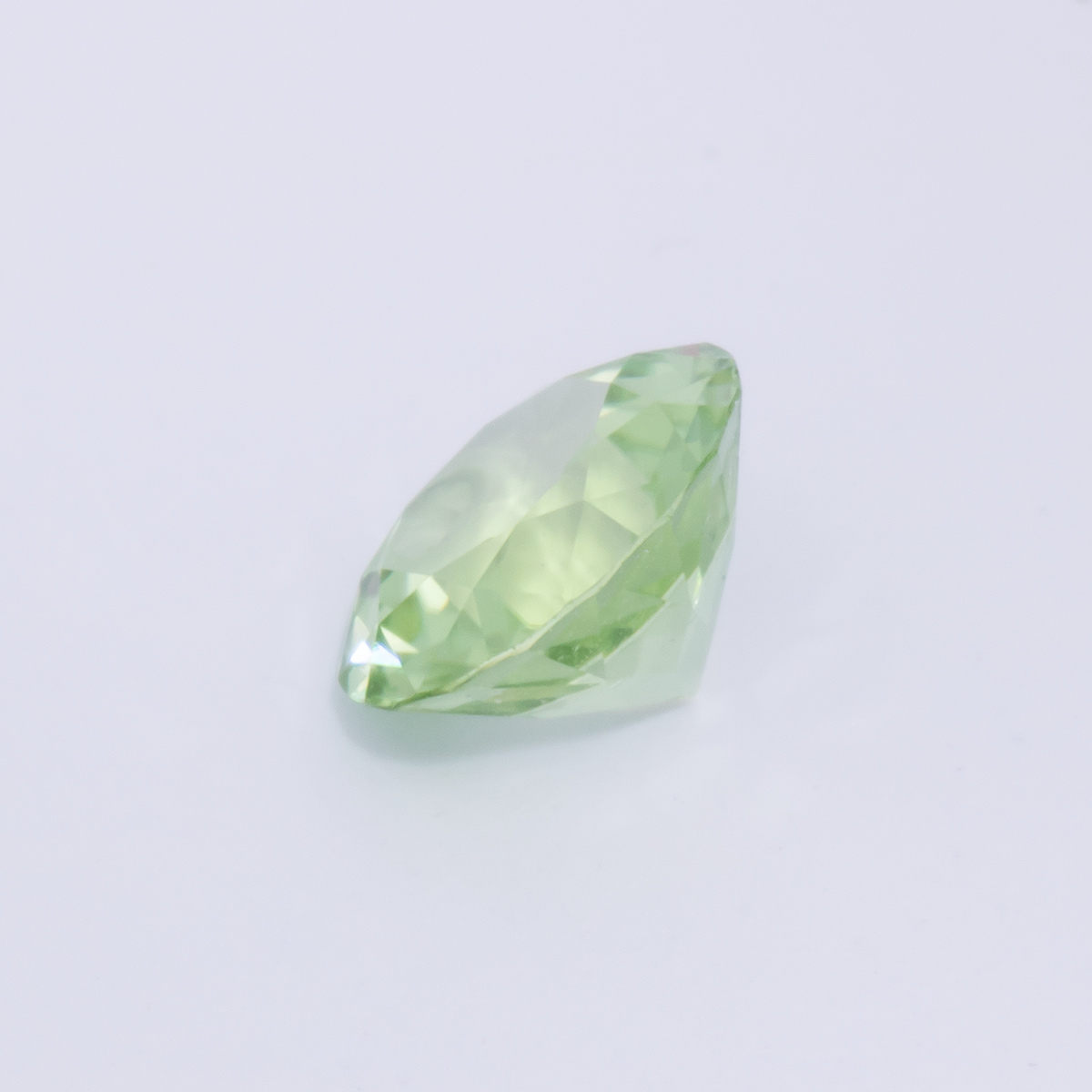 Peridot - green, round, 5.9x5.9 mm, 0.74 - 0.79 ct, No. PR40001