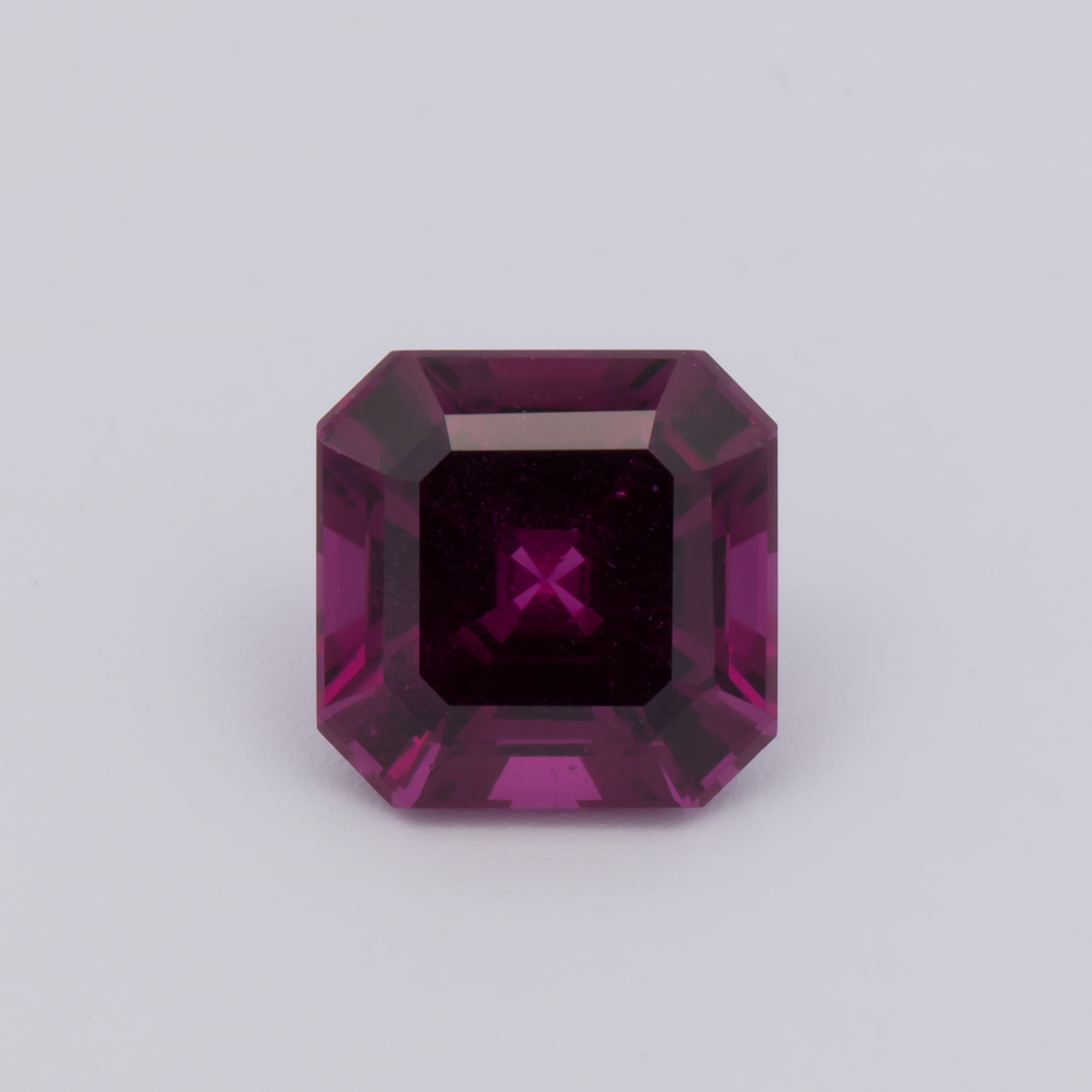 Royal Purple Garnet - lila, asscher, 7x7 mm, 2.04 ct, Nr. RP94007