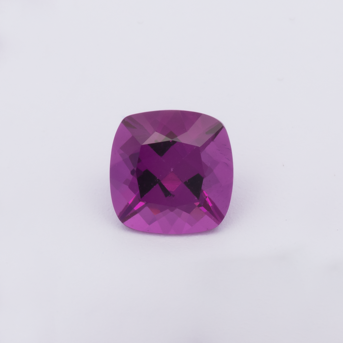 Royal Purple Garnet - lila, antik, 5x5 mm, 0.67 ct, Nr. RP94021