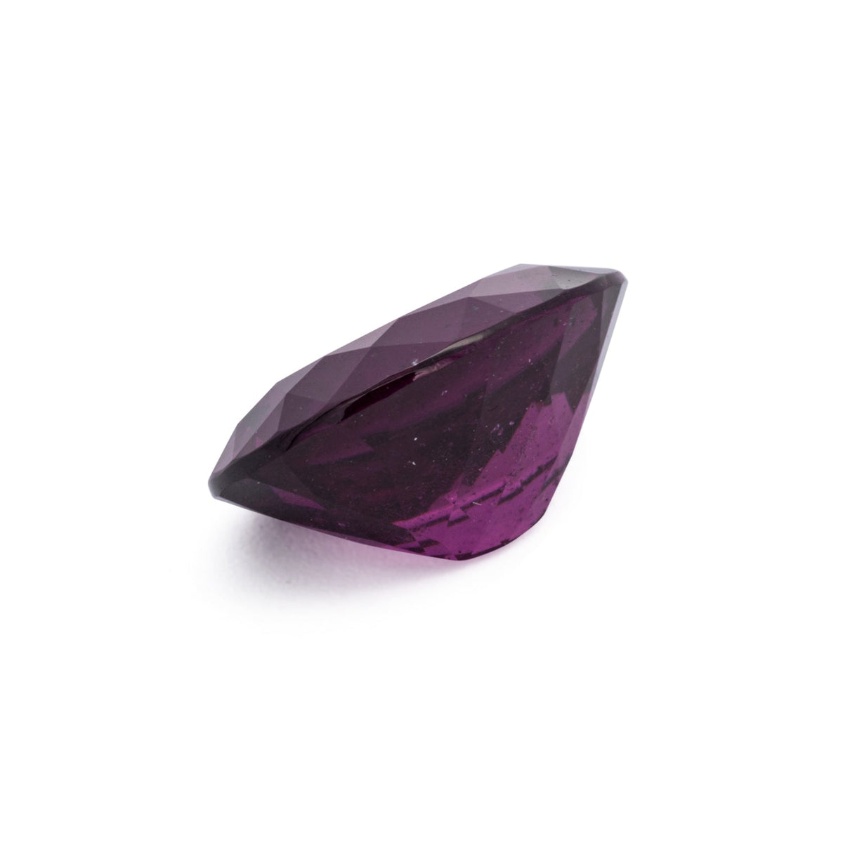 Royal Purple Garnet - lila, oval, 11.5x9.5 mm, 4.81 ct, Nr. RP95010