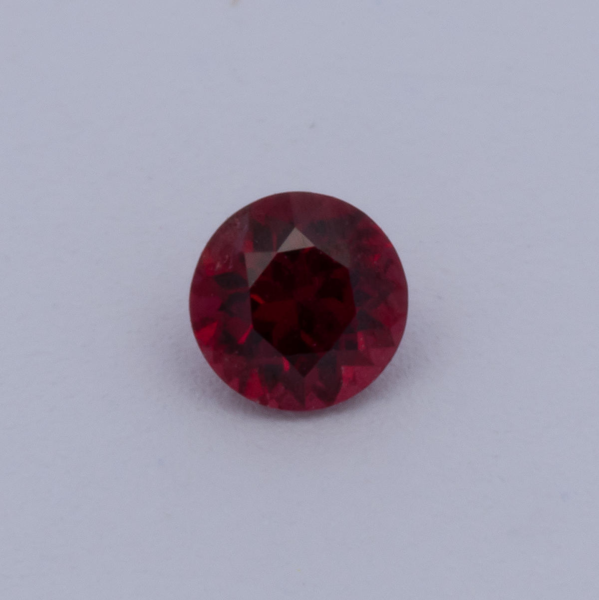 Rubin - rot, rund, 2.6x2.6 mm, 0.08 - 0.09 ct, Nr. RY10006