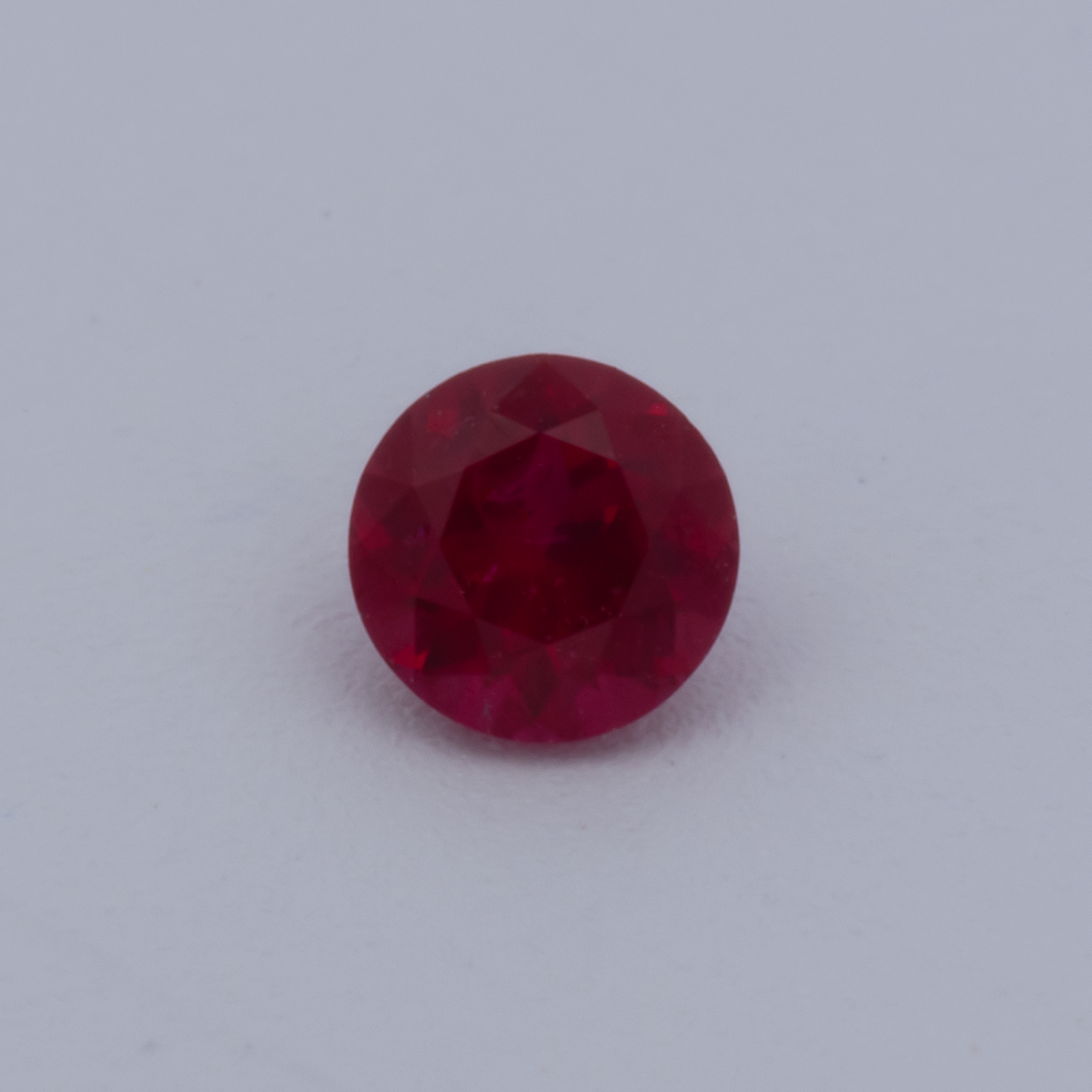 Rubin - rot, rund, 2.6x2.6 mm, 0.08 - 0.09 ct, Nr. RY10007