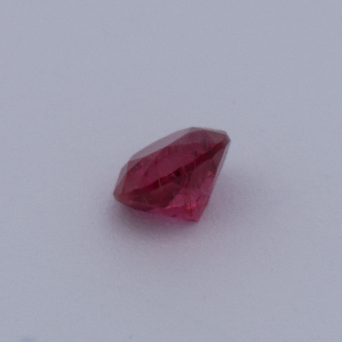 Rubin - rot, rund, 2.75x2.75 mm, 0.11 ct, Nr. RY10008