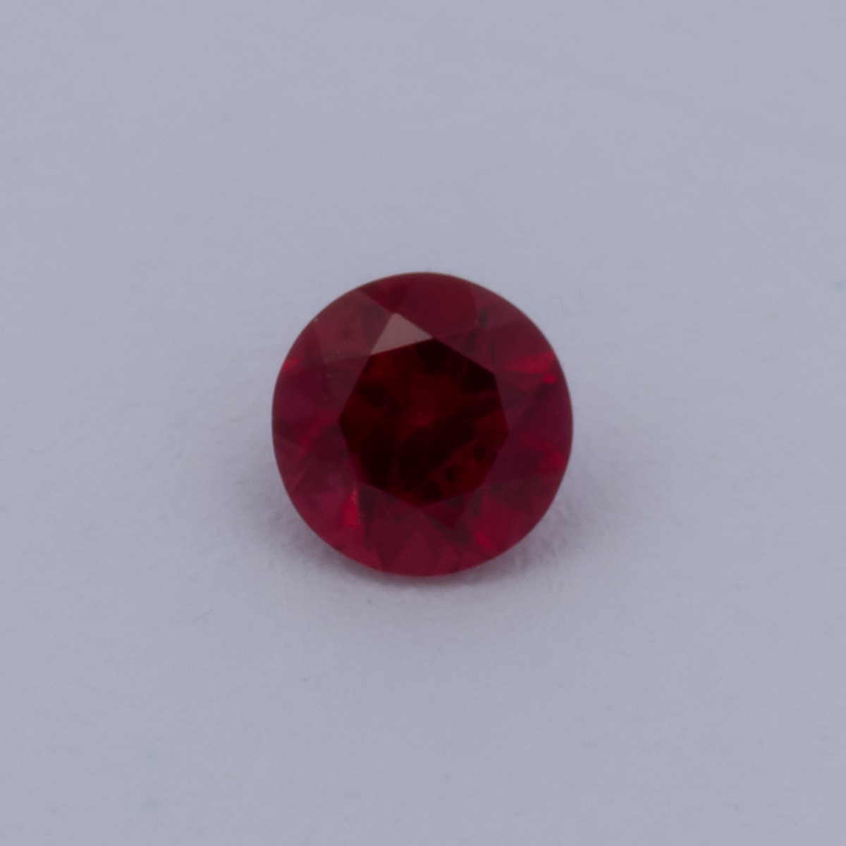 Rubin - rot, rund, 2.25x2.25 mm, 0.06 ct, Nr. RY10010