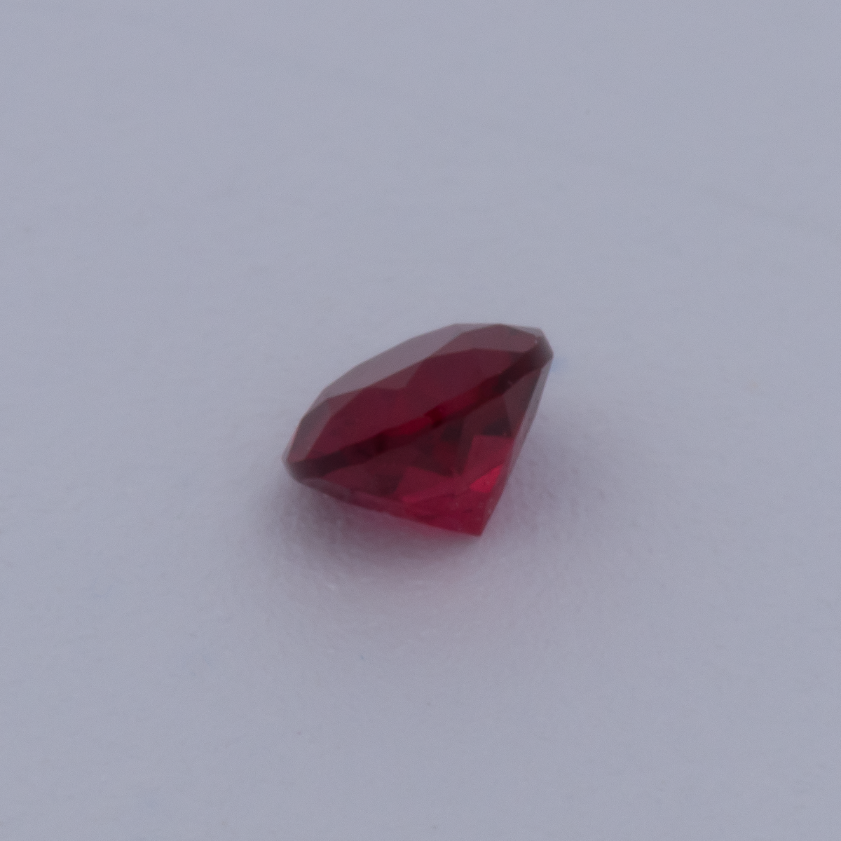 Rubin - rot, rund, 2.25x2.25 mm, 0.06 ct, Nr. RY10010