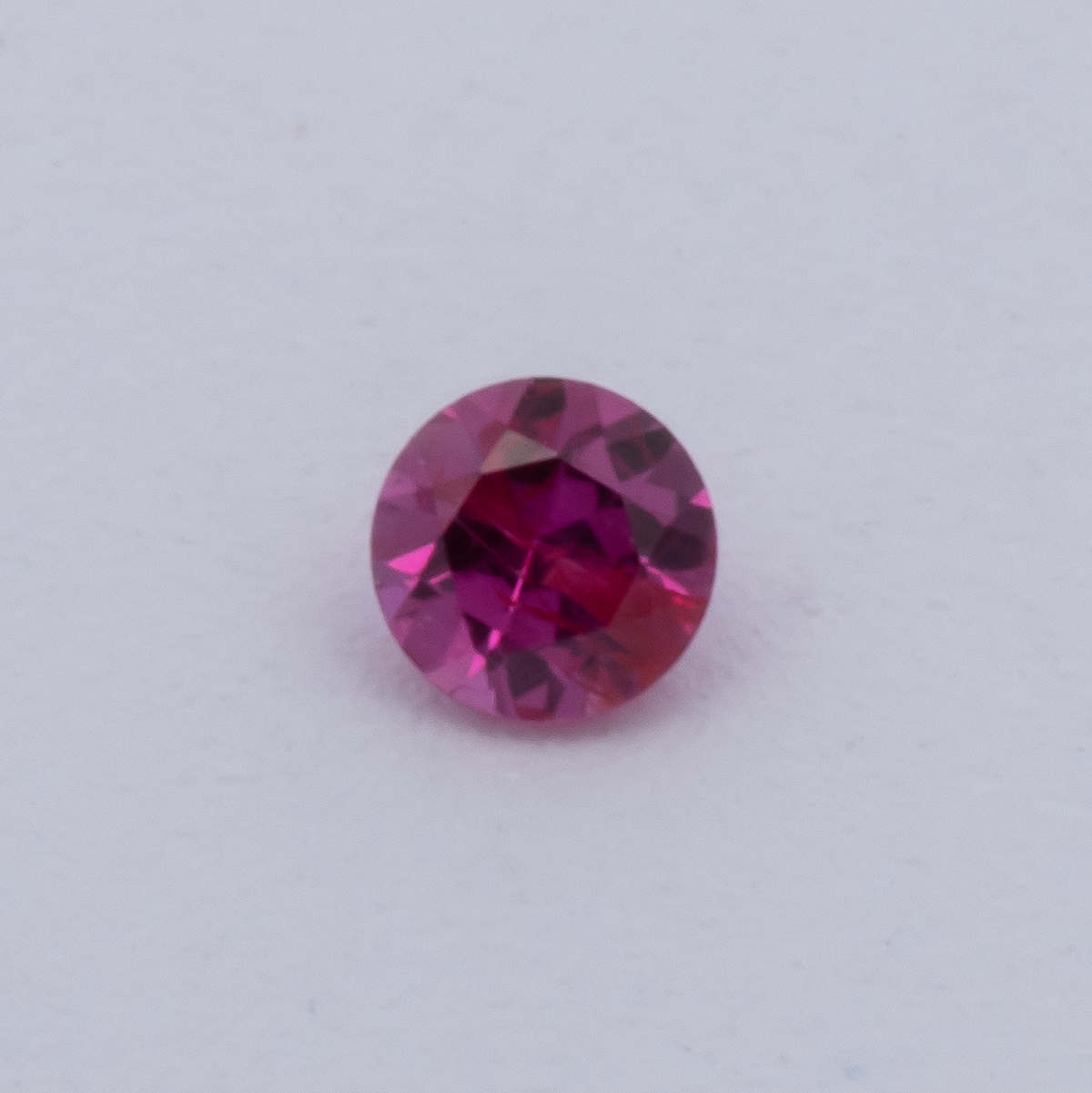 Rubin - rot, rund, 1.7x1.7 mm, 0.02 ct, Nr. RY10027