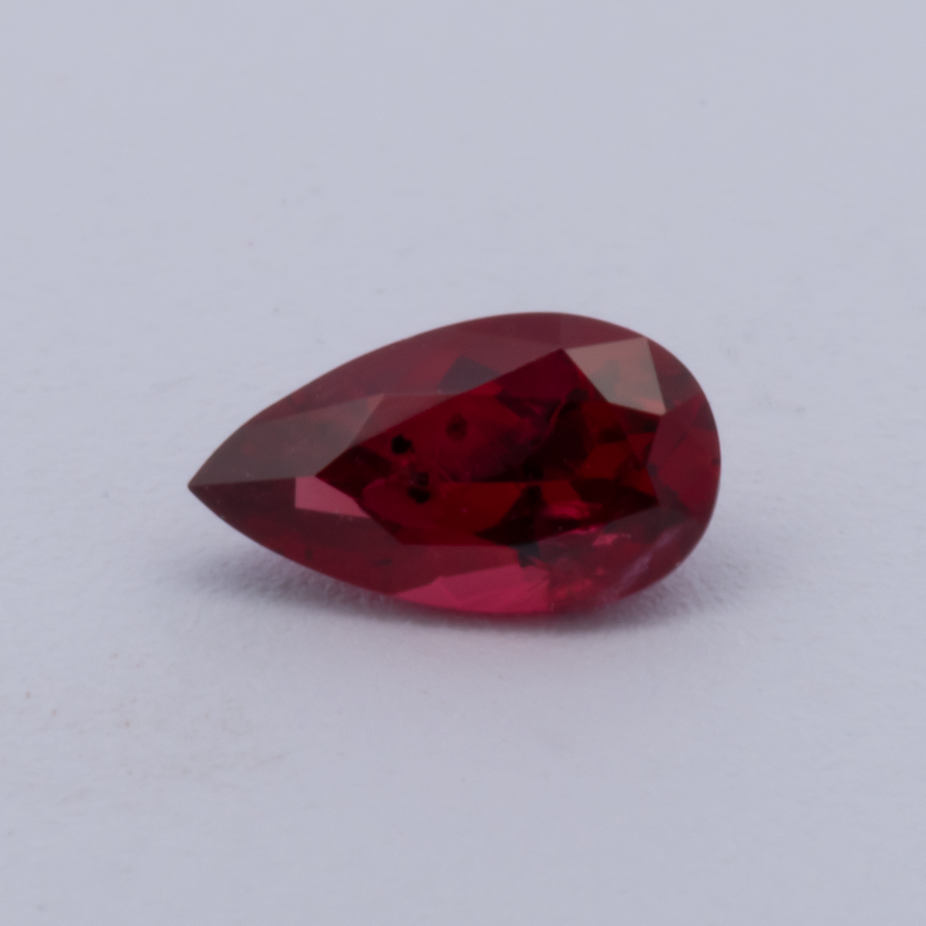 Rubin - rot, birnform, 4.5x2.5 mm, 0.17 ct, Nr. RY10032