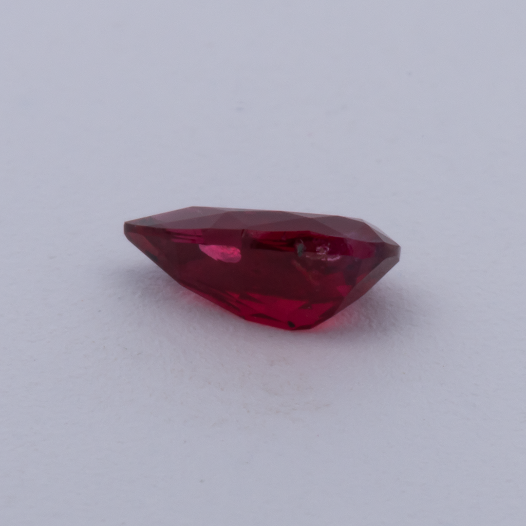 Rubin - rot, birnform, 4.5x2.5 mm, 0.17 ct, Nr. RY10032