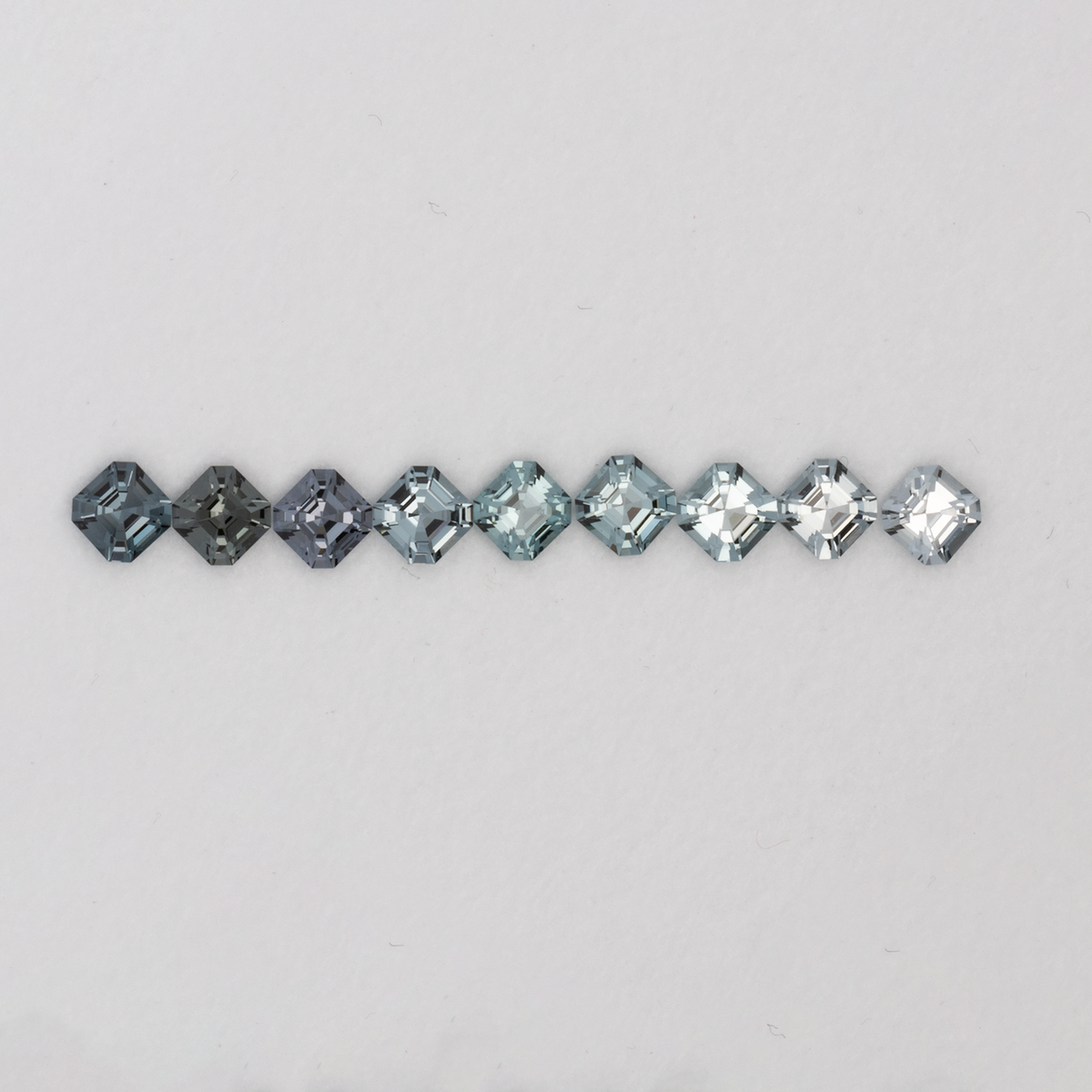 Spinell im Set - grau, asscher, 4.0x4.0 mm, 3.21 ct, Nr. SET99093