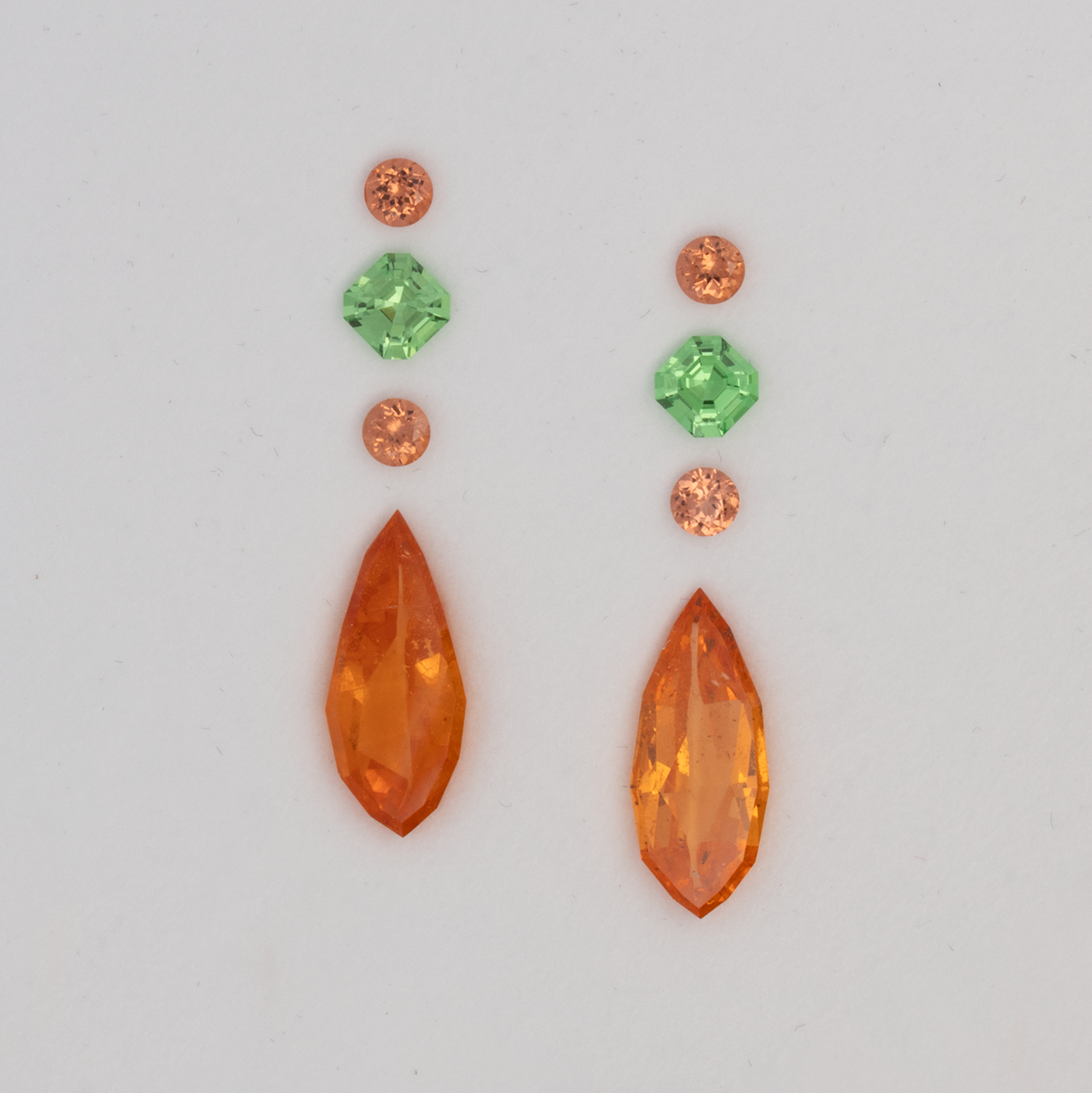 Tsavorit, Mandarin Granat im Set - orange & grün, fancy & rund & asscher, 14.4x6.1 mm, 7.48 ct, Nr. SET99094